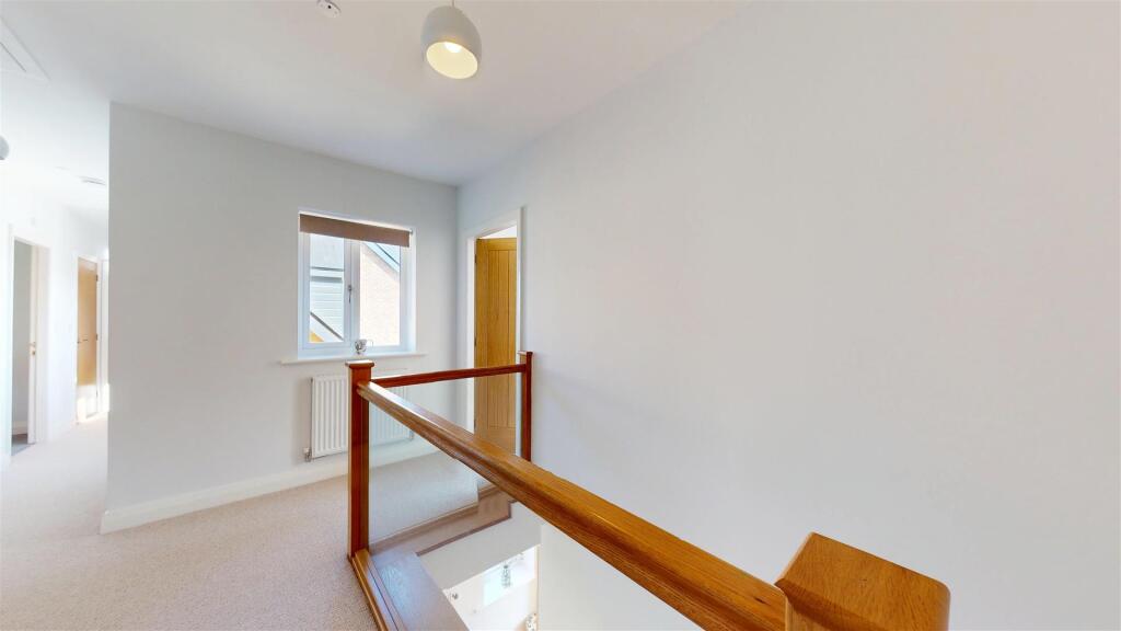 FIRST FLOOR LANDING