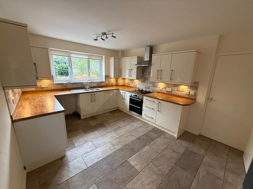 b9070945-253c-40de-afb9-47a8aff0d257