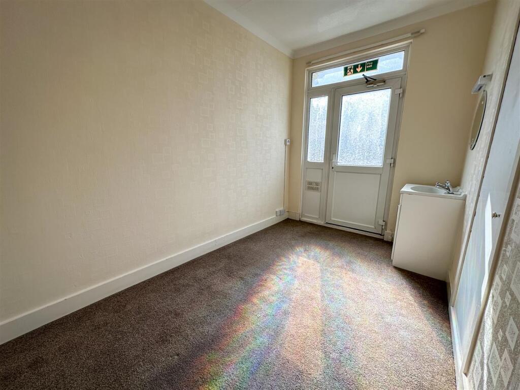 BEDROOM 10