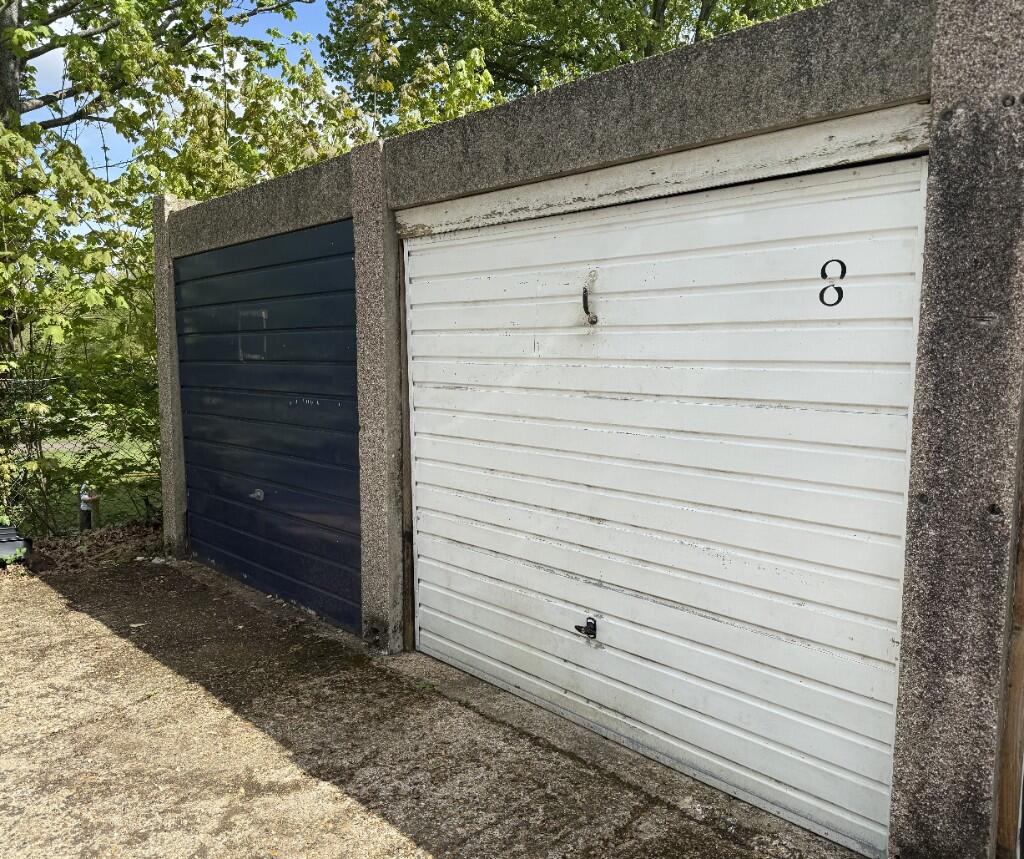 Garage -enbloc
