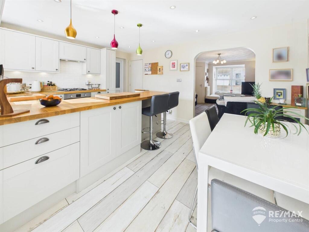 Kitchen Diner (2).jpg