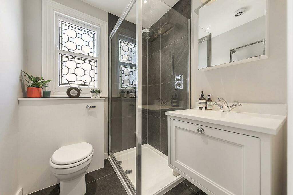 Bathroom (3).jpg