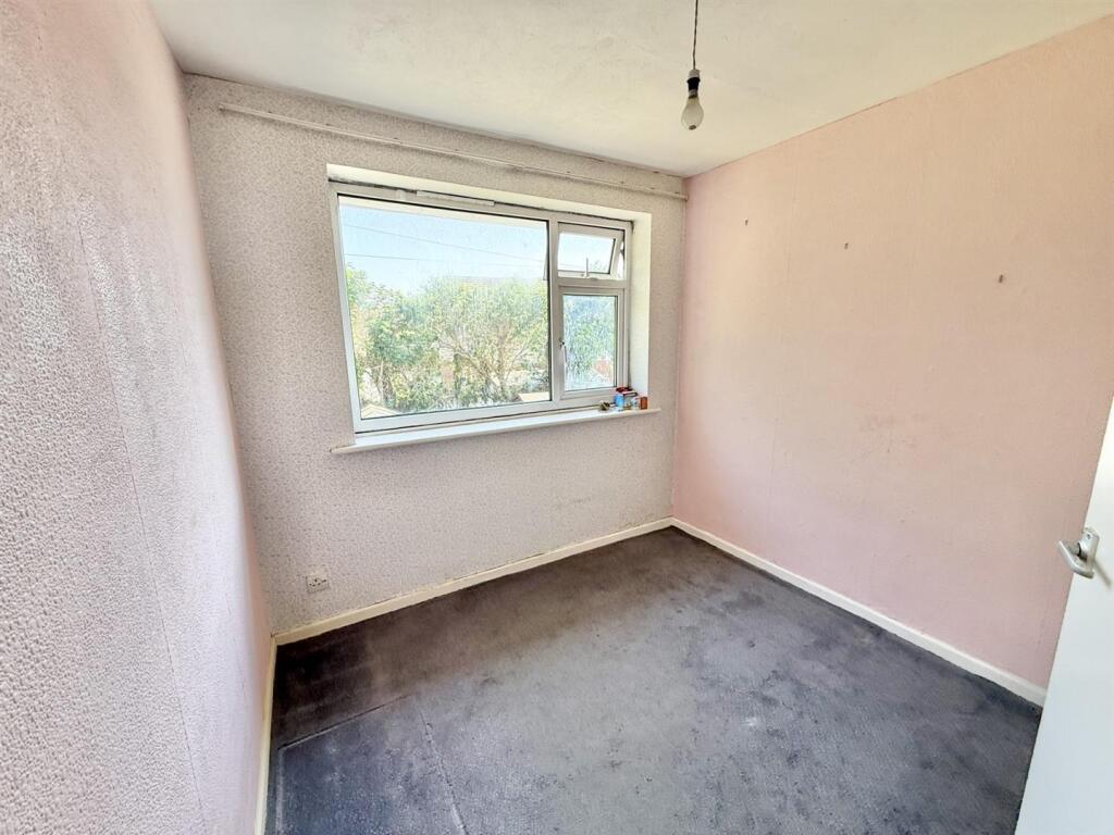 Bedroom_3.jpg