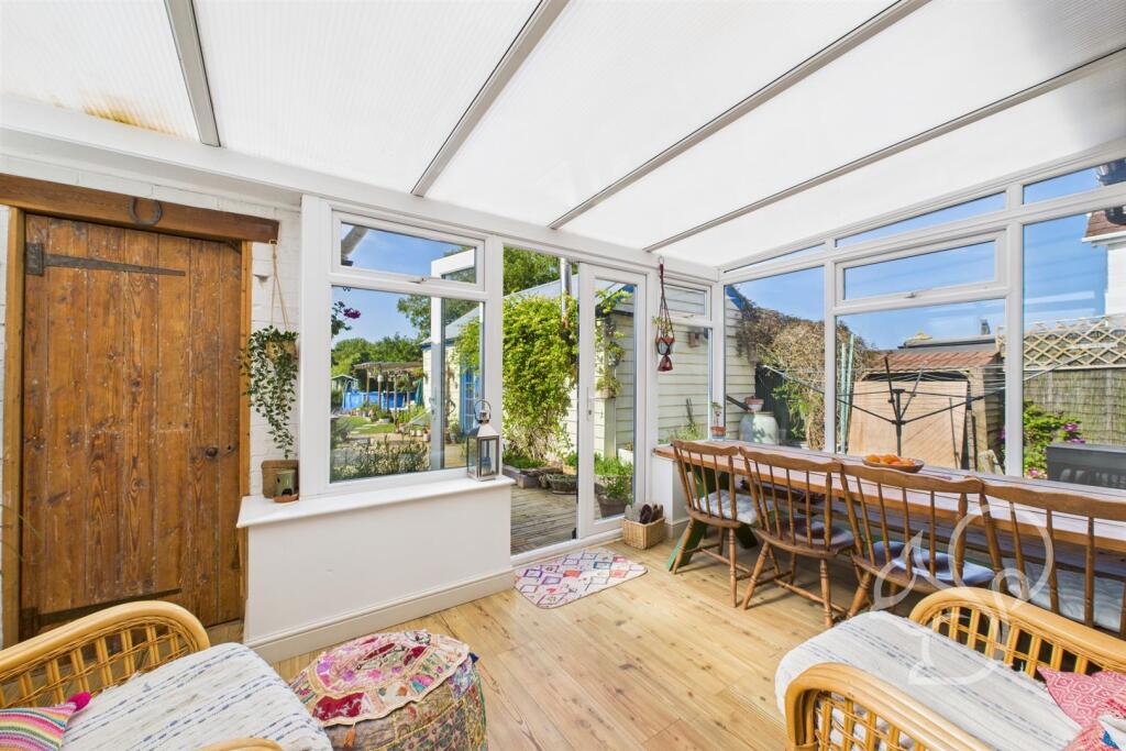 Sunroom/Dining Room