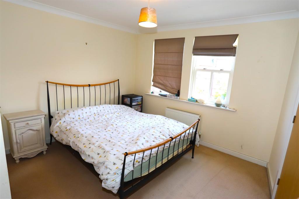 Bedroom 1.JPG