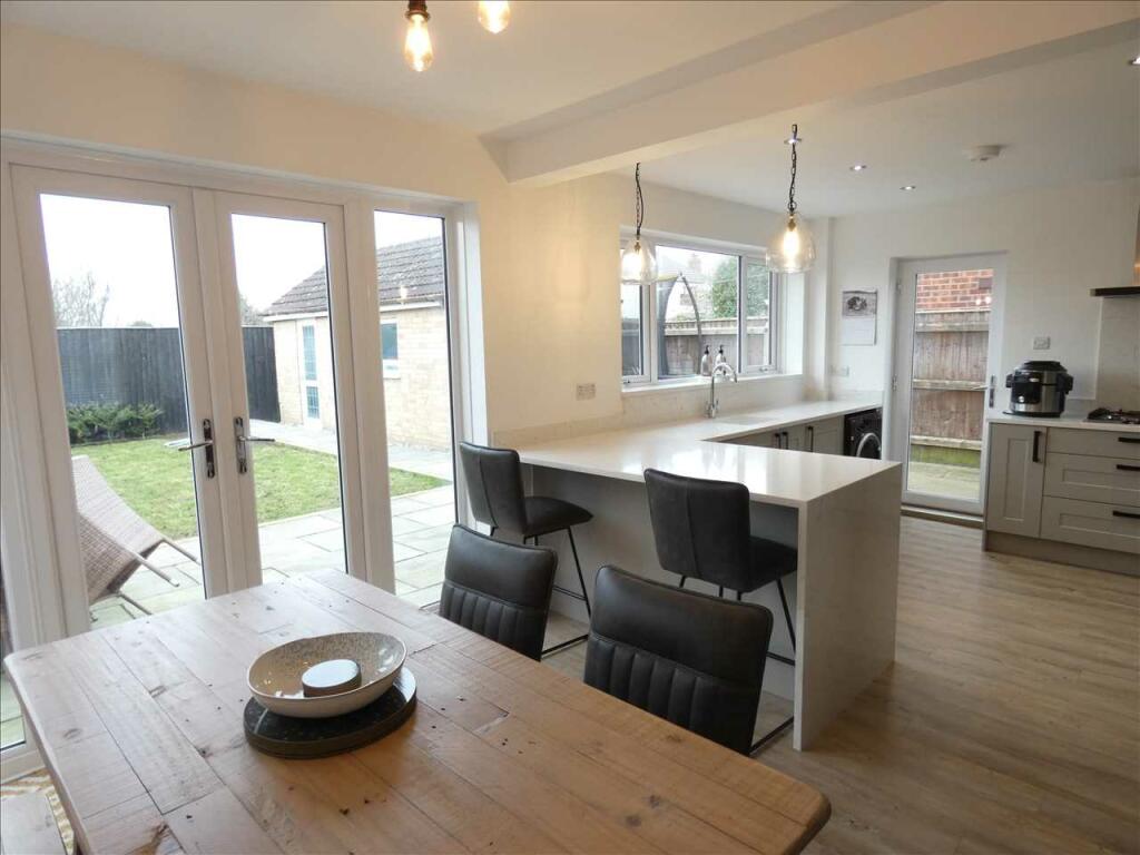 LIVING KITCHEN