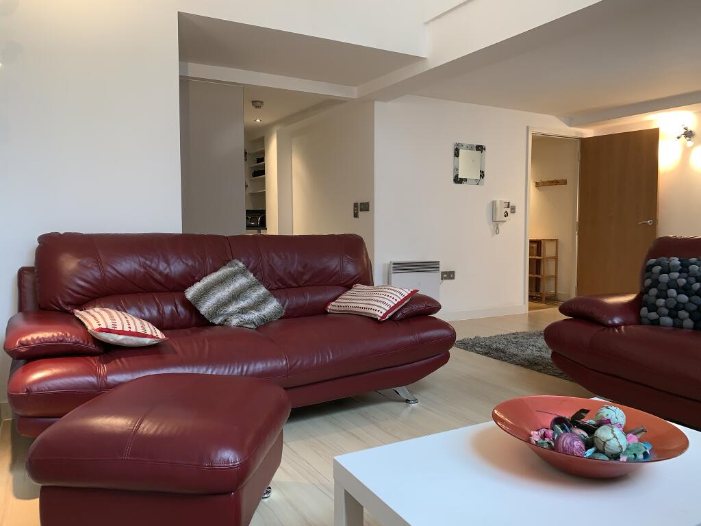 Stunning 2 bedroom DUPLEX apartment in the City C