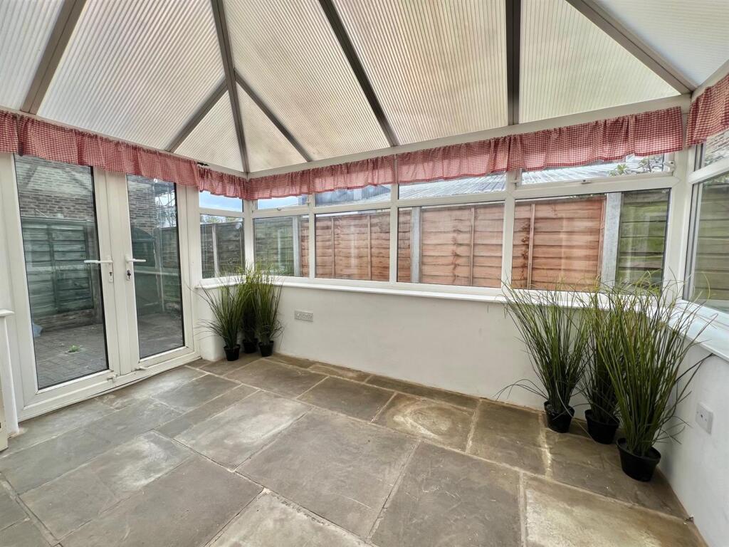 48 Wakefield Rd Conservatory.jpg