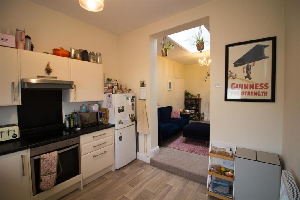 Kitchen 2_edited.jpg