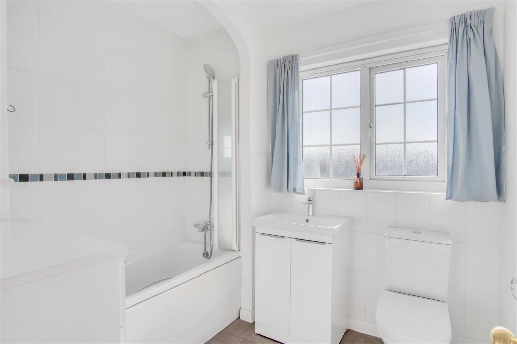 HOUSE BATHROOM
