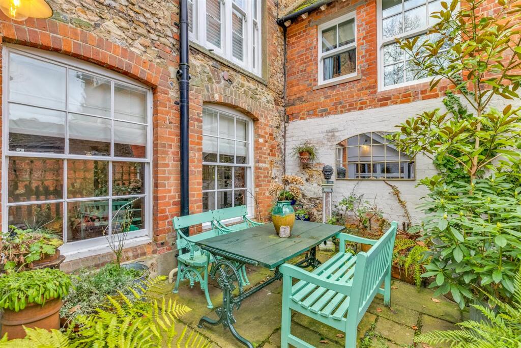 Hollowdene Lodge-58.jpg