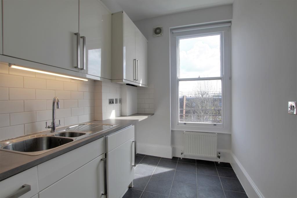 Kitchen 3 -.jpg
