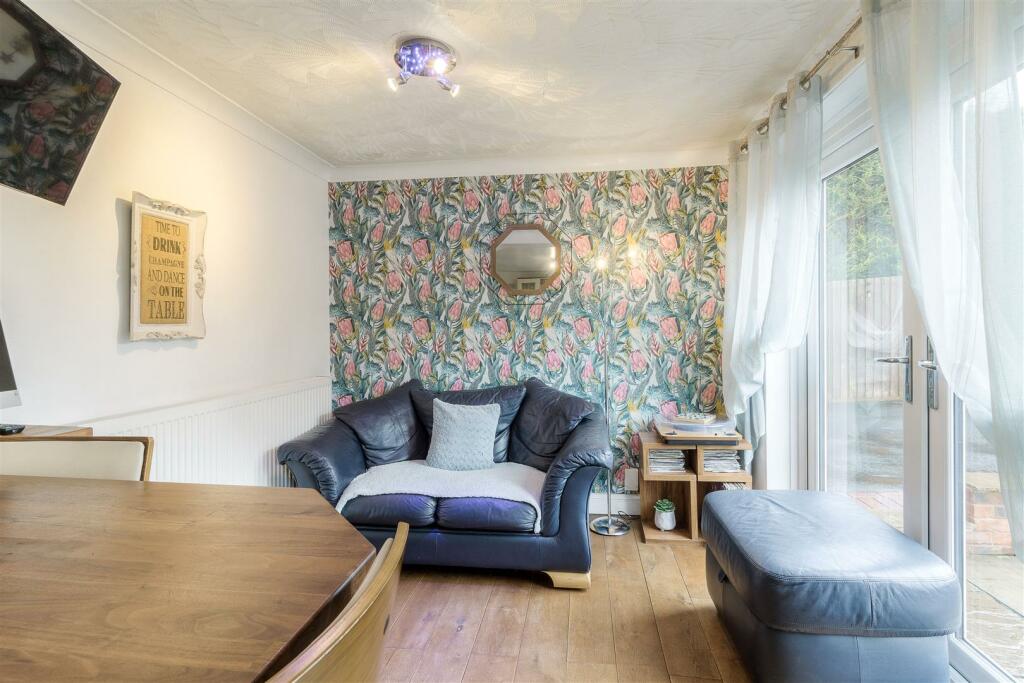 1 Burton Close, Tamworth