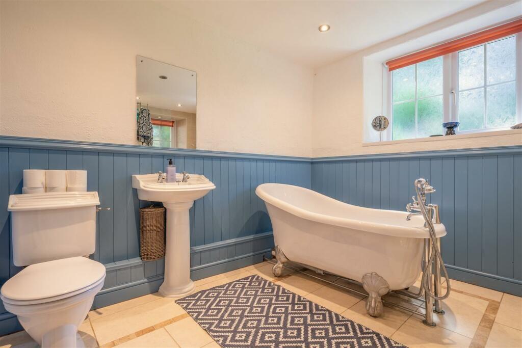 260024_33211239_I...