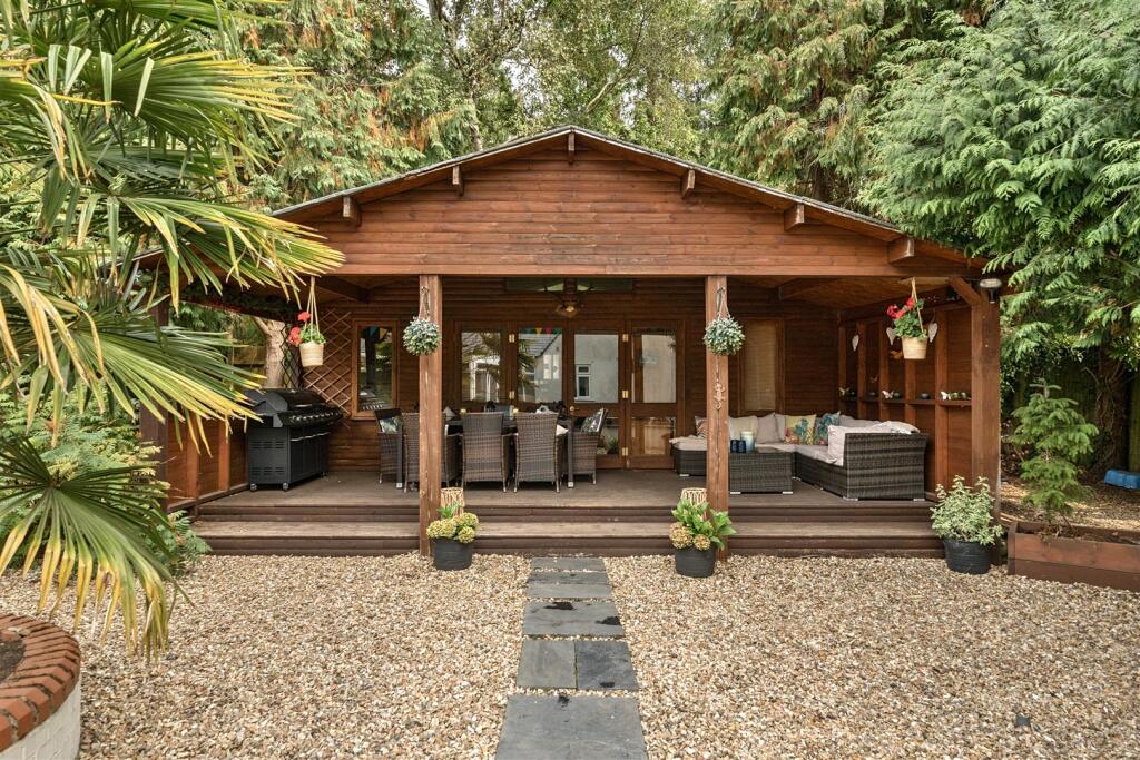 11 Garden Lodge.jpg