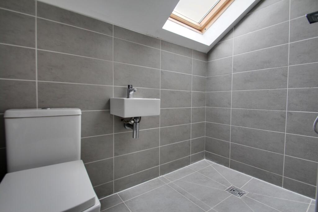 2nd floor shower room