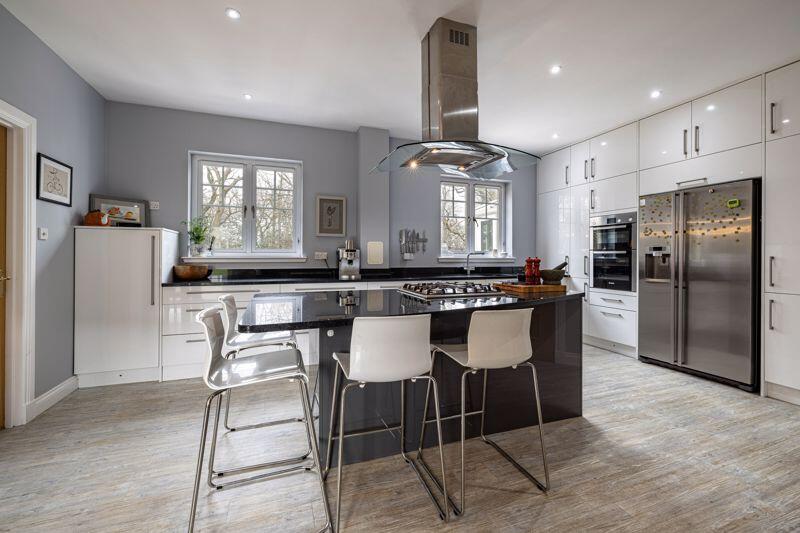 Breakfasting Kitchen