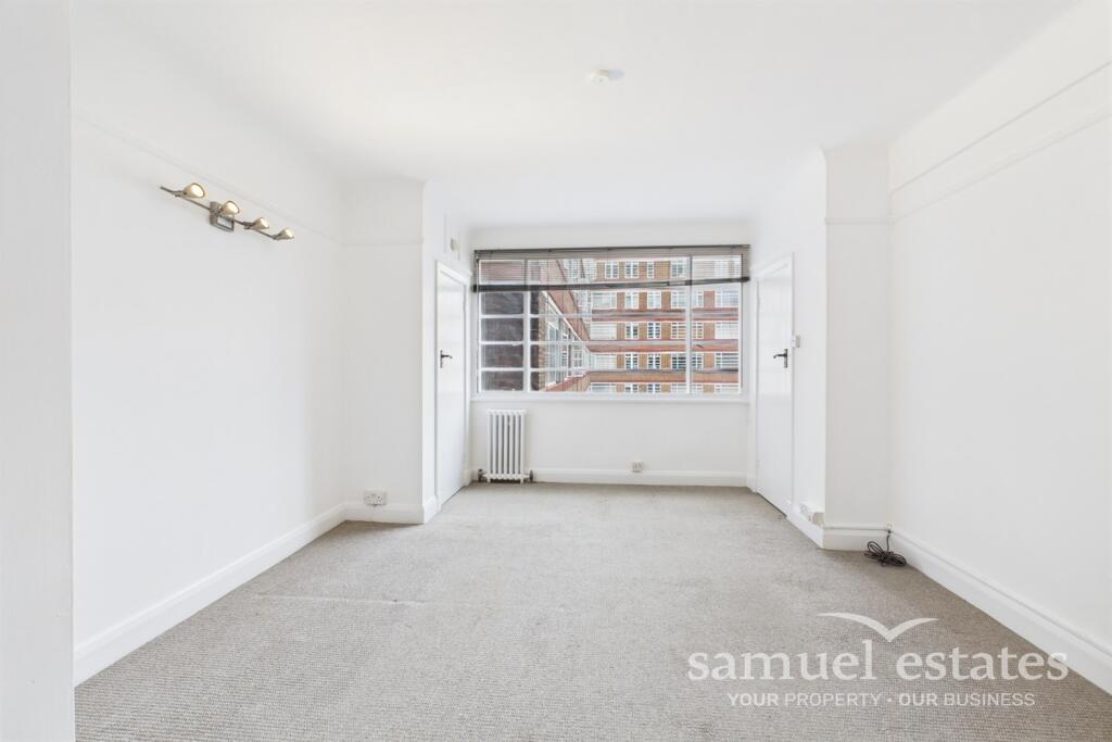 Studio / Reception