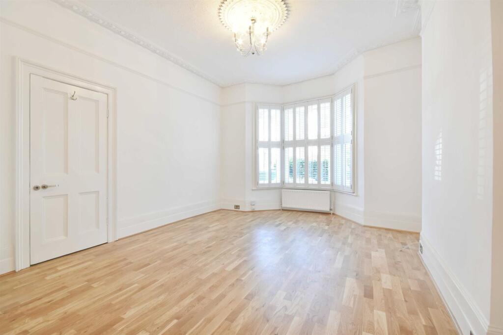 WhatsApp Image 2025-04-24 at 15.49.05_eef6b24b.jpg