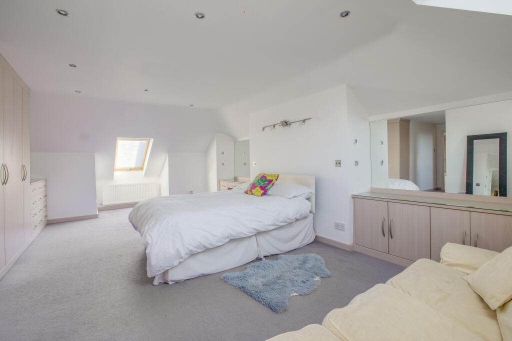 8 Mountain Ash, Marlow Bottom, SL7 3PB (LOW RES)-5