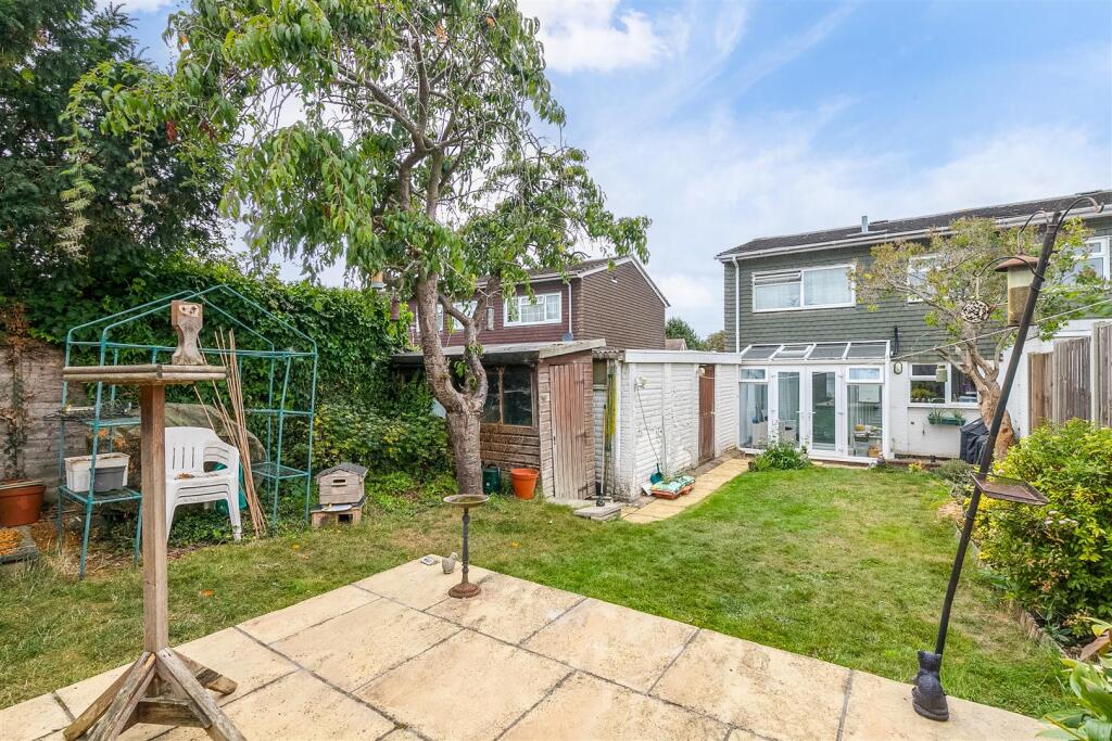 Romany Close 34-7.jpg