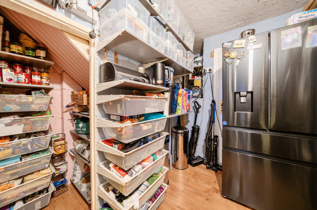 1396222-15-695fdc...