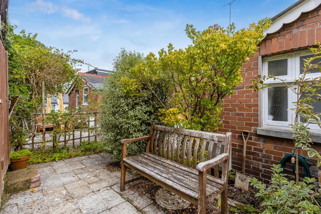 A06 - 45 Sandquay Road Dartmouth - 230911.jpg