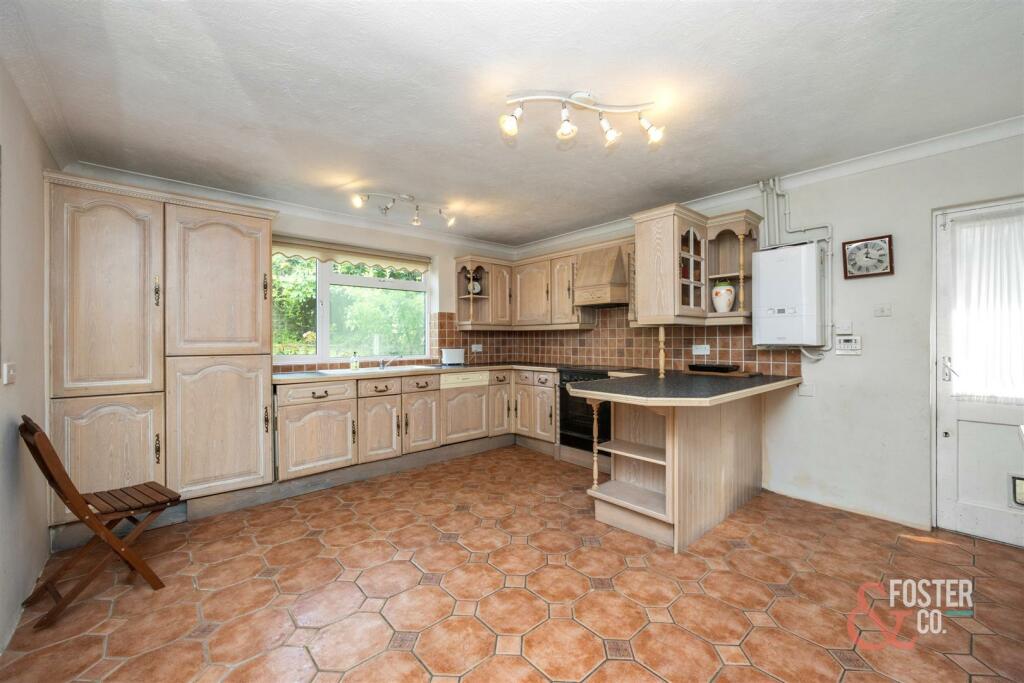 Surrenden Crescent, 17-011.jpg