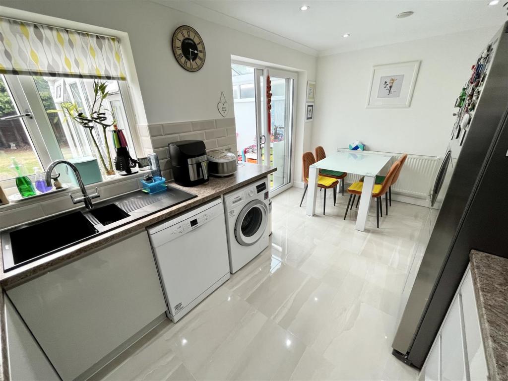 Kitchen Aspect 3.jpg