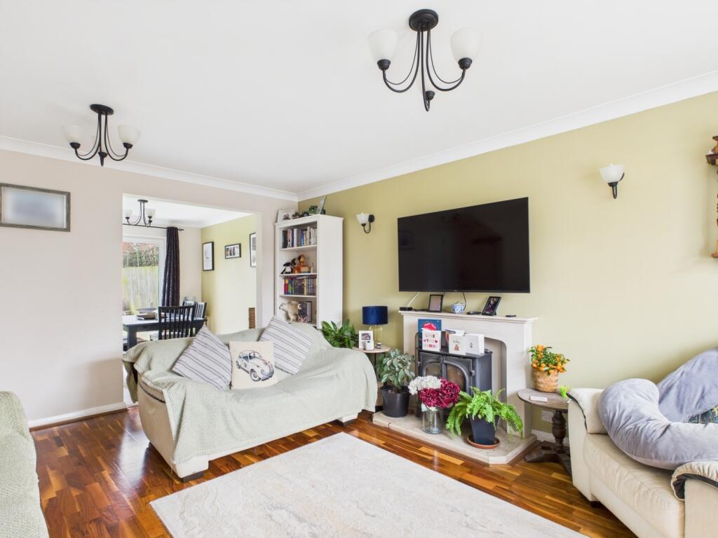 CAM03062G0-PR0130-STILL008