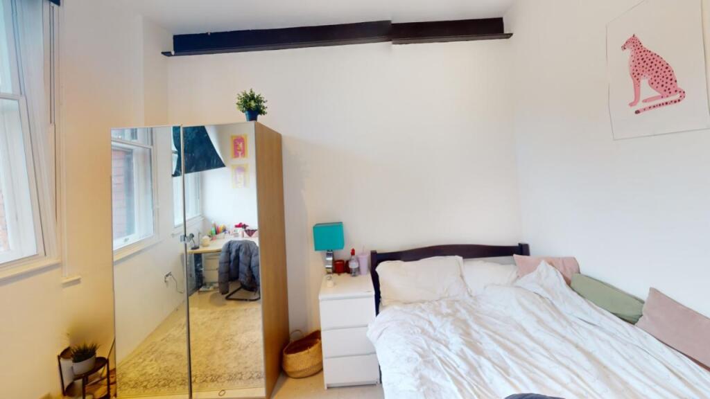 Flat-4-Barker-Gate-Bedroom 7