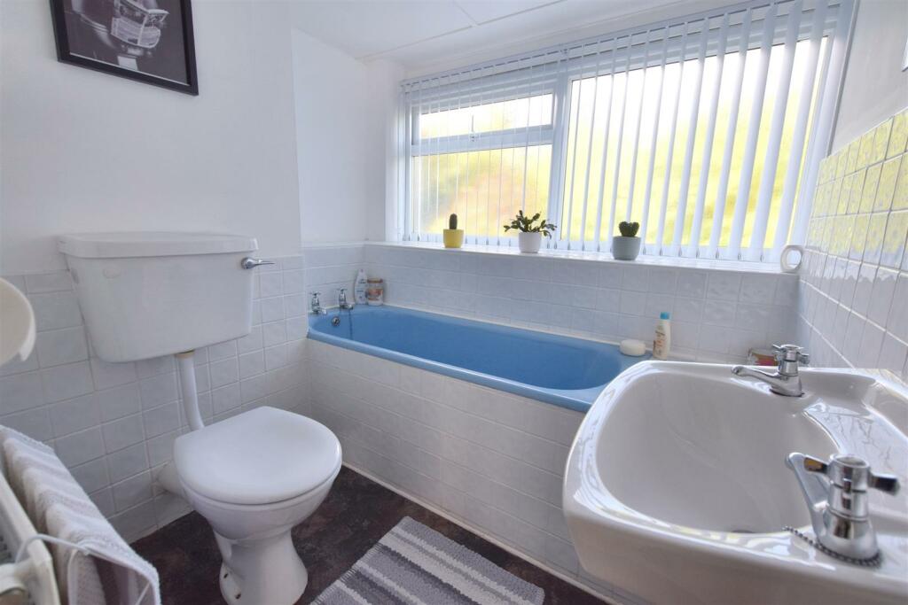 En-suite Bathroom