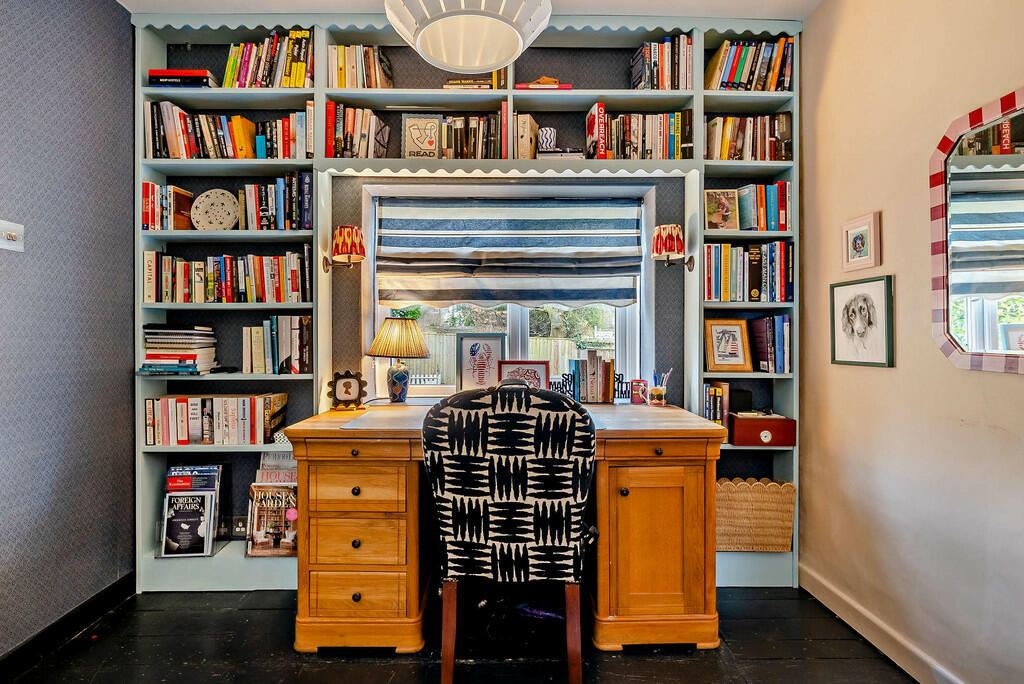 8631171-interior3...