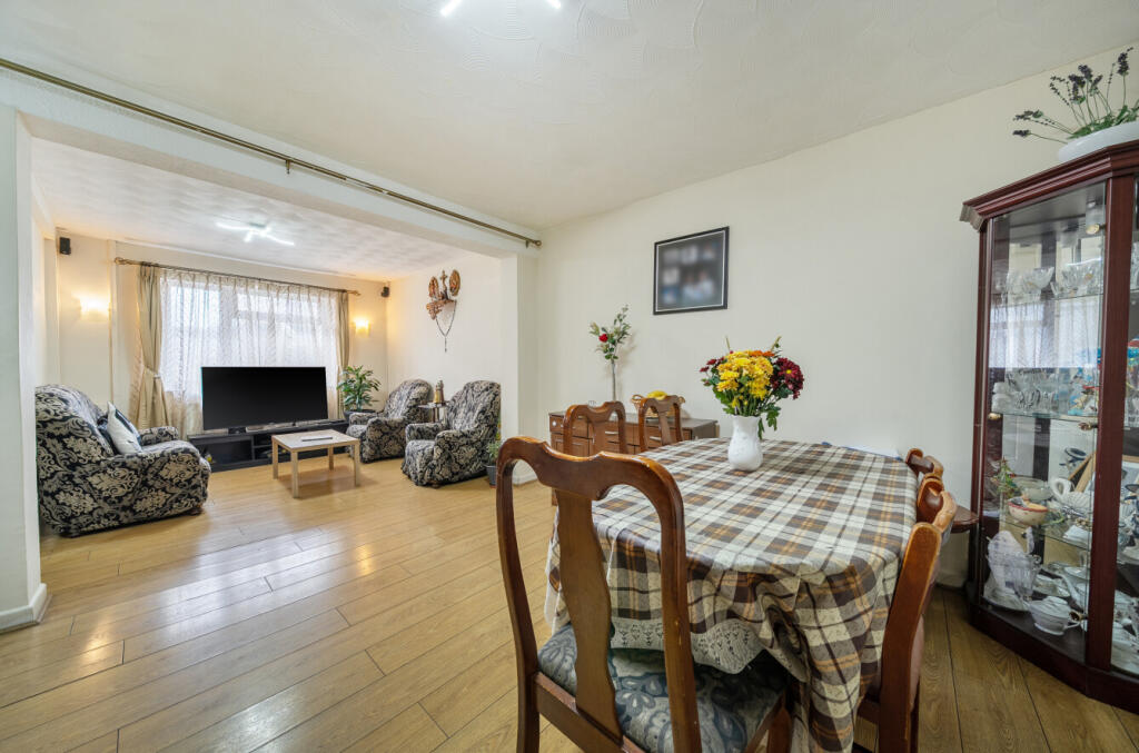 1389002-4-693ffed...