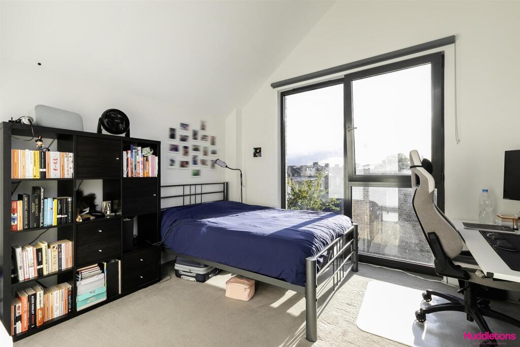 5 Omega Court -8.jpg