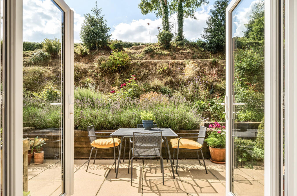 1320672-20-687010...