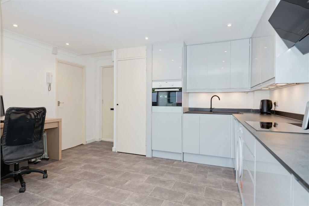 6 Carlton House_2.JPG