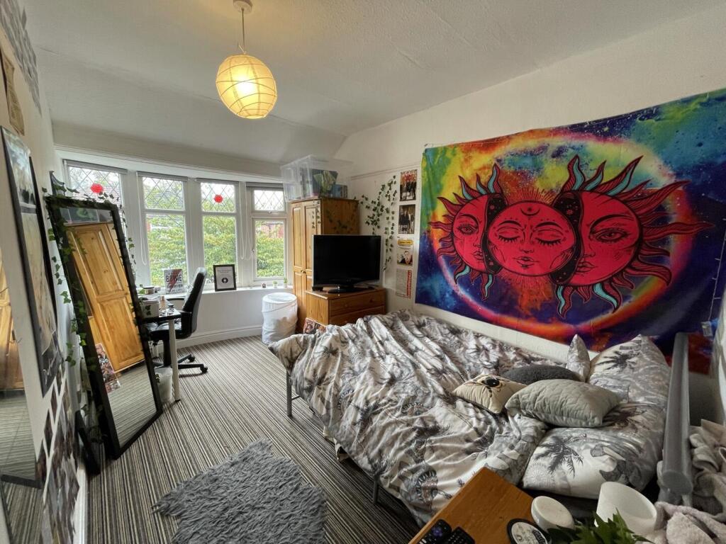 room 6.jpg
