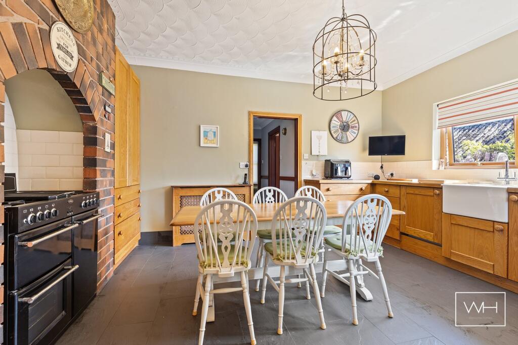 2 Finkle Street, Ben