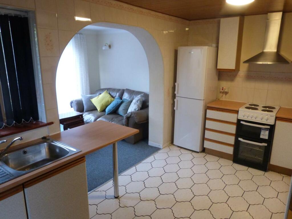 Kitchen &amp; Lounge