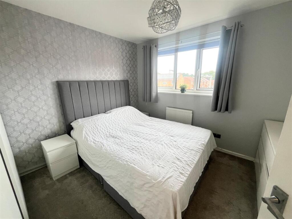 4. Bed1.jpg