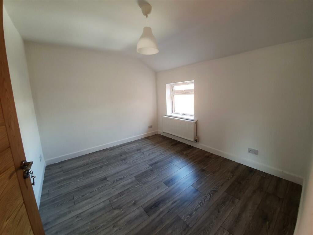 Albany Road, Earlsdon - Bedroom 1.jpg