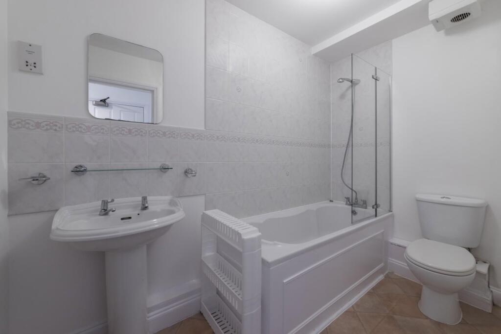BATHROOM 1.jpg