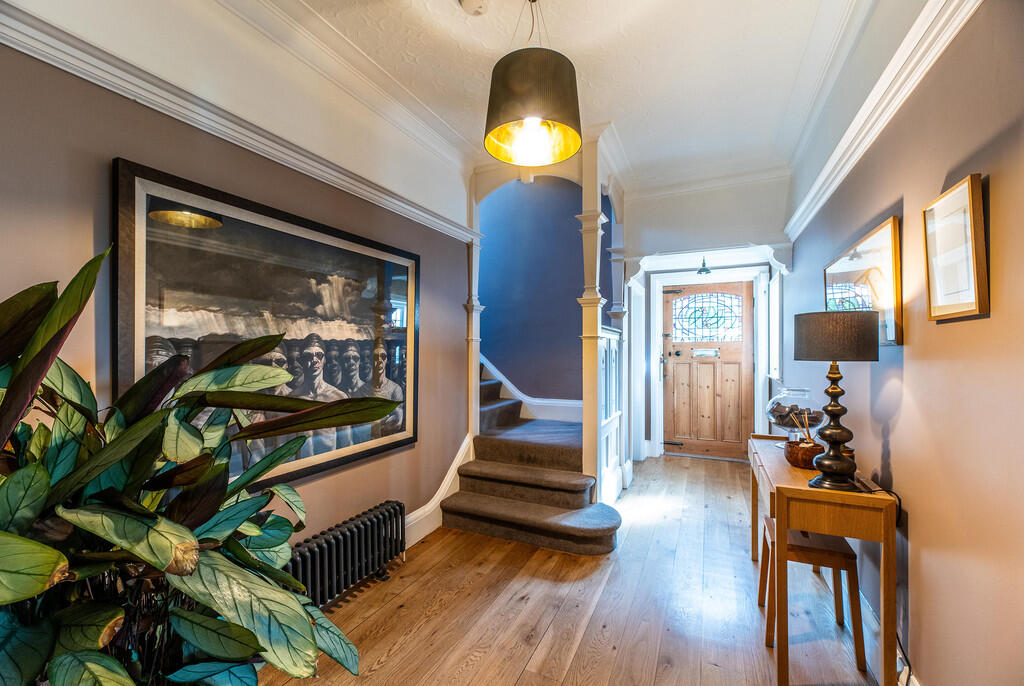 34 Warwick Road 0...