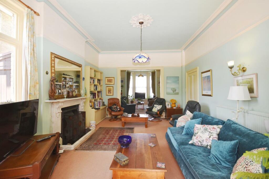 Sitting Room 2.JPG
