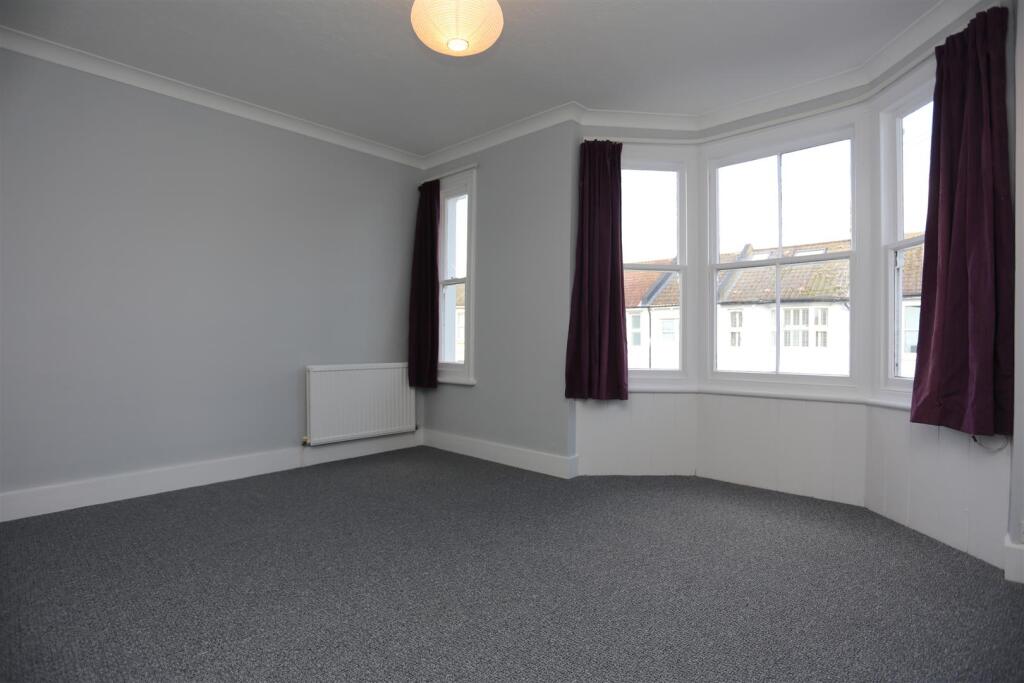 82 Wordsworth Street Bed 1 (2).JPG