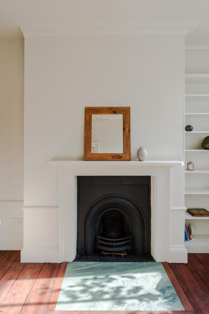 314168 - 24 Surrey Square-5.jpeg