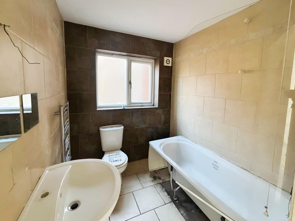 fda349bc-WhatsApp...