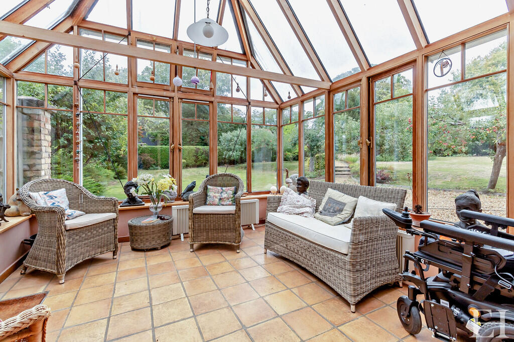 8661667-interiorW...