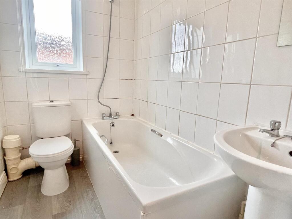 Bathroom.JPEG